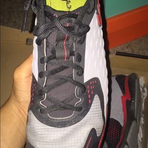 Under Armour Assert Storm fit.